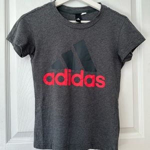 adidas top worn 2 times in size XS in excellent condition